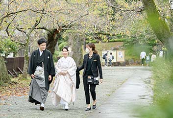 介添え